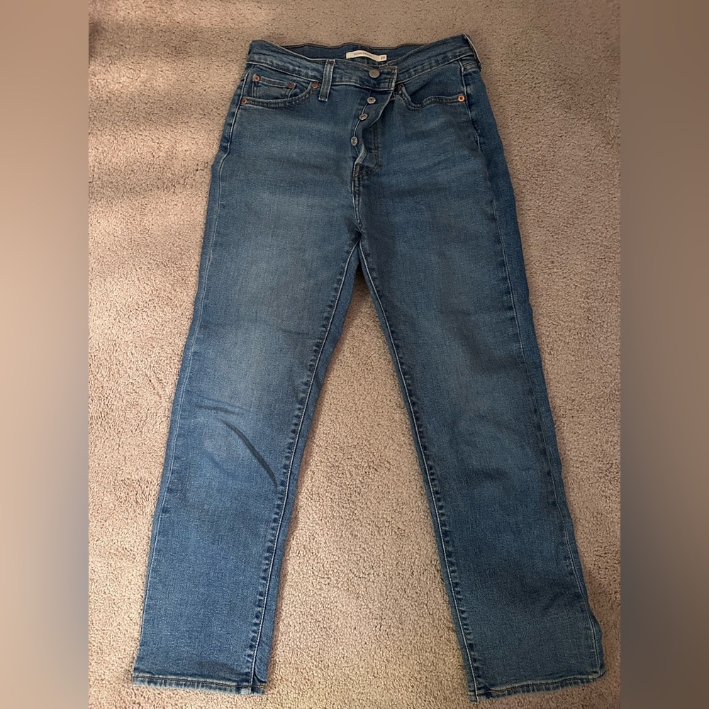 Classic Blue Levi’s wedgie straight size 29